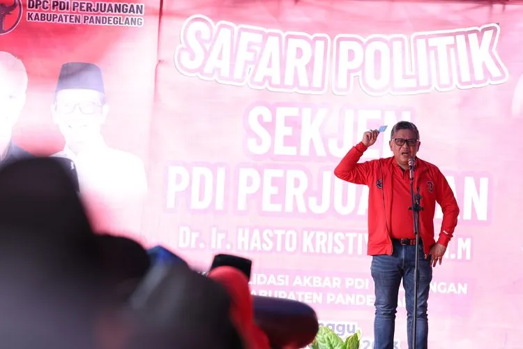 Sekjen PDI-P Hasto Kristiyanto di Kantor DPC PDI-P Pandeglang, Banten,