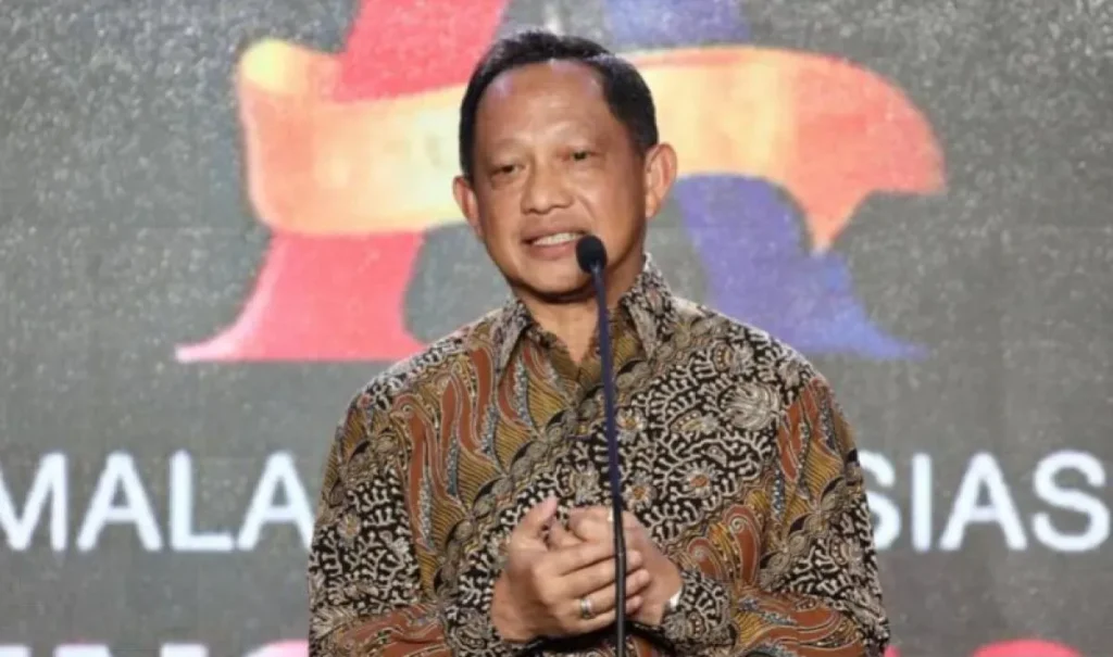 Mendagri Tito Karnavian dalam acara Malam Penganugerahan "Satu Inspirasi" di Jakarta, Kamis (25/7/2024).