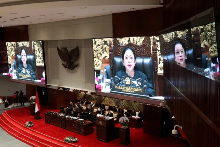 Ketua DPR RI Puan Maharani memimpin rapat paripurna.